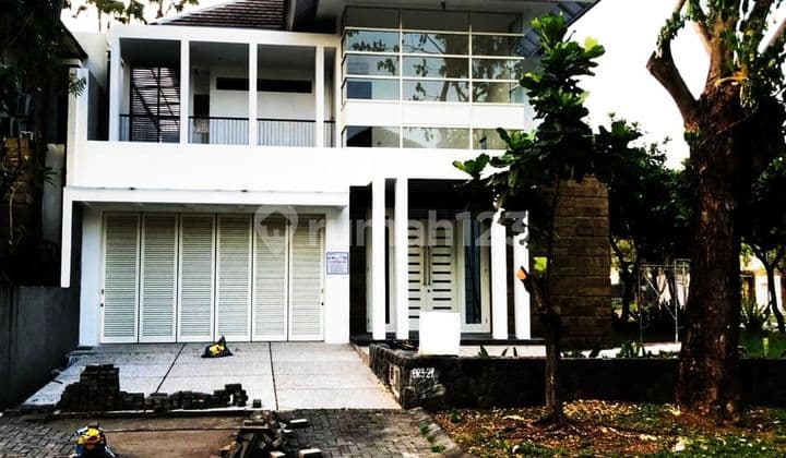 Hook Modern Rumah Citraland Diamond Hill, Surabaya Barat
