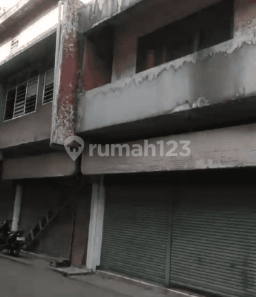 Ruko Jl Ngaglik Banguna 3 Lantai Full Bangunan