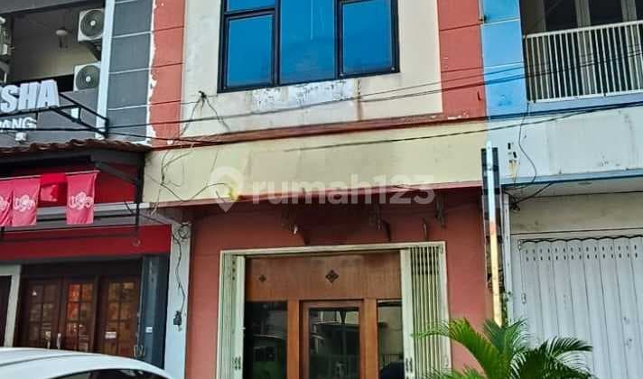 Shop House, Jalan Raya Darmo Permai South, 3-Storey Building, Room Loss