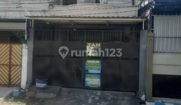 sudah SHM Rumah Usaha Tingkat di Petemon Sidomulyo
