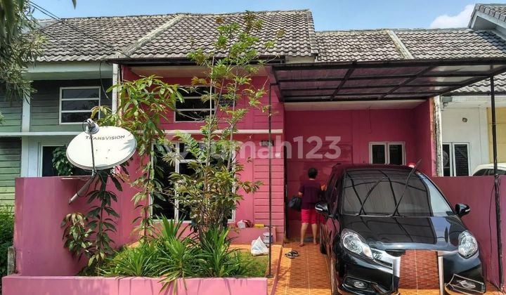 Comfortable Serene Home in Puri Nusa Karawaci Housing, Tangerang Banten