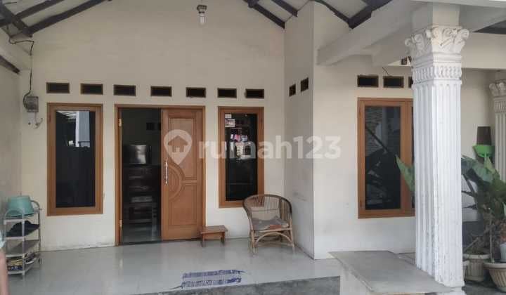 Affordable Cozy Beautiful House in East Jakarta Business Center