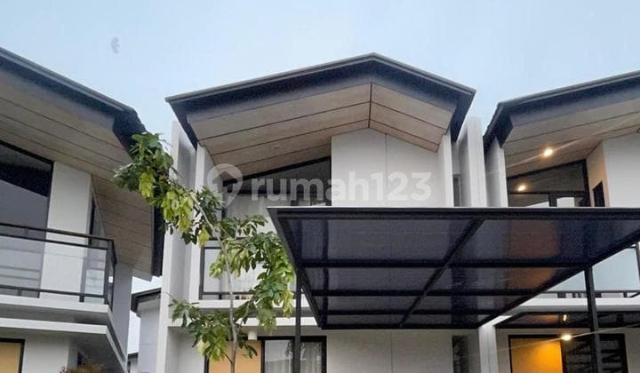 Rumah Full Furnished 2 Lantai di Uptown Lippo Cikarang Nyaman
