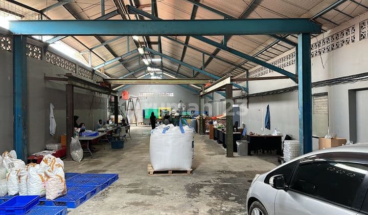 Warehouse for Sale in Good Condition in Cipagalo Girang, Bandung