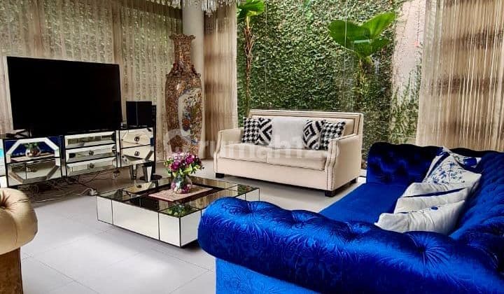 Dijual Rumah Dengan Kolam Renang di Larangtapa Kota Baru Parahyangan KBP