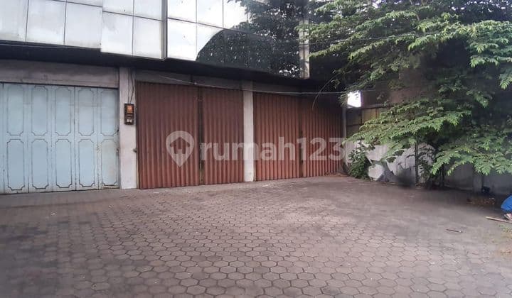 Dijual Cepat Gudang + Gedung di Mainroad Moch Toha, Dekat Tol