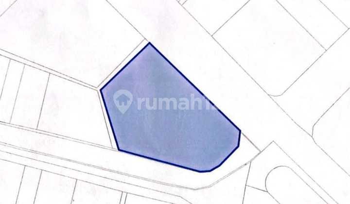 Commercial Space on Mainroad Riau Bandung, Prime Location, Suitable for Cafe