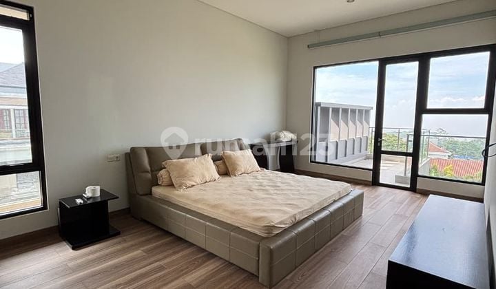 Rumah Mewah Golf Island Resor Dago Pakar View 180