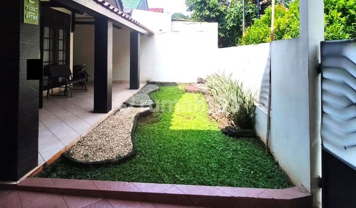 Rumah Siap Huni Stategis Dekat Jalan Raya Di Cinere