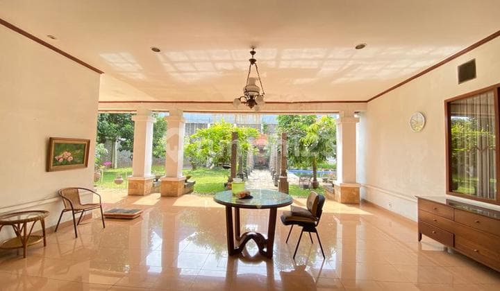 Rumah Super Luas Dengan Taman Dan Swimpool Lokasi Bagus Di Cinere