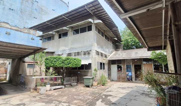 Dijual Murah Rumah Tua hitung Tanah Di Kali Baru Timur Jakarta Pusat