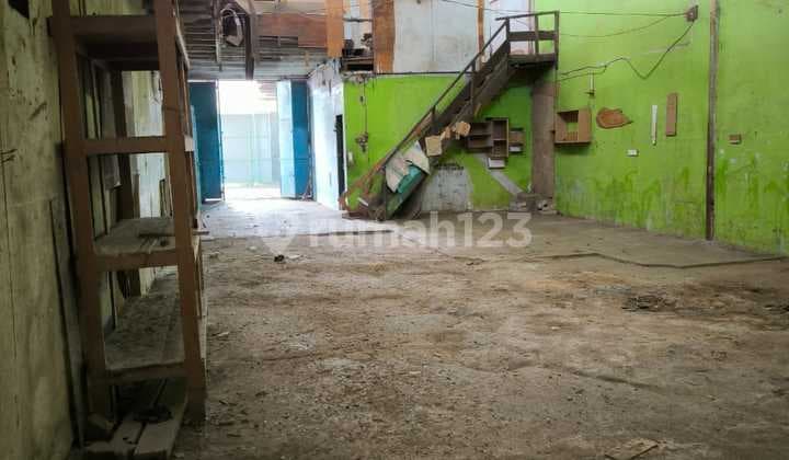 For Rent: Building Suitable for small/medium factory business or housing.