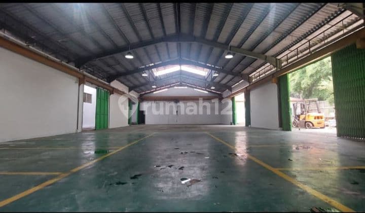 DI SEWA GUDANG CAKUNG - JALAN UTAMA