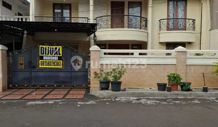 Dijual Rumah Idaman,2 Lantai Siap Huni Terawat di Lokasi Strategis dan Premium di Janur Kuning Kelapa Gading. Jakarta Utara