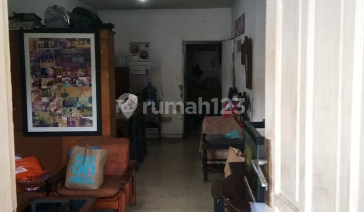 Rumah tua jual cepat, lingkungan baik dan tenang...