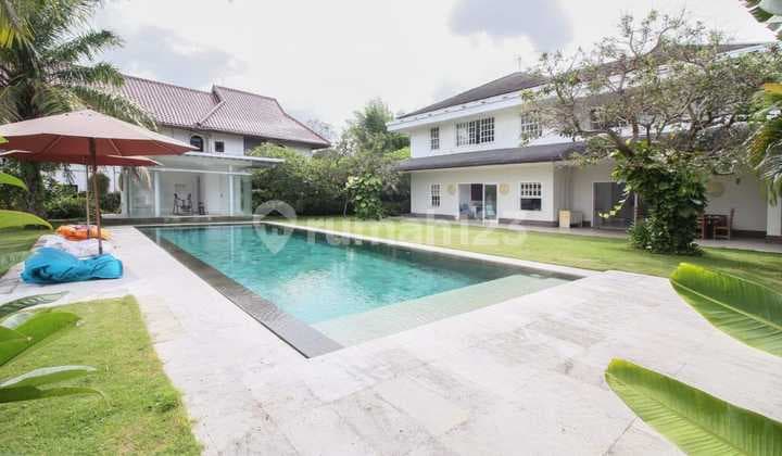 A Beautiful And Cozy House In A Good Area At Kerobokan
