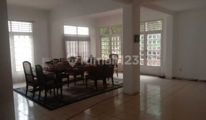 Rumah Lama Terawat Baik, Bersih, Aman, Nyaman, Tenang