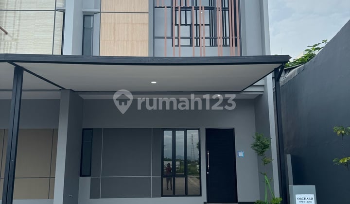 Rumah Cantik 2 Lantai di Potos Jalan Hertasning Baru Makassar