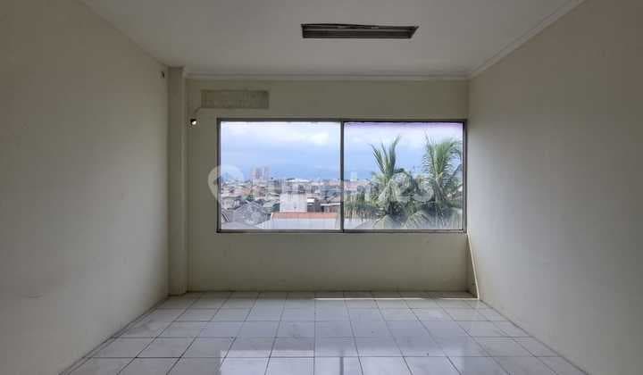 Salee gedung di Bandung cocok untuk usaha posisi strategis