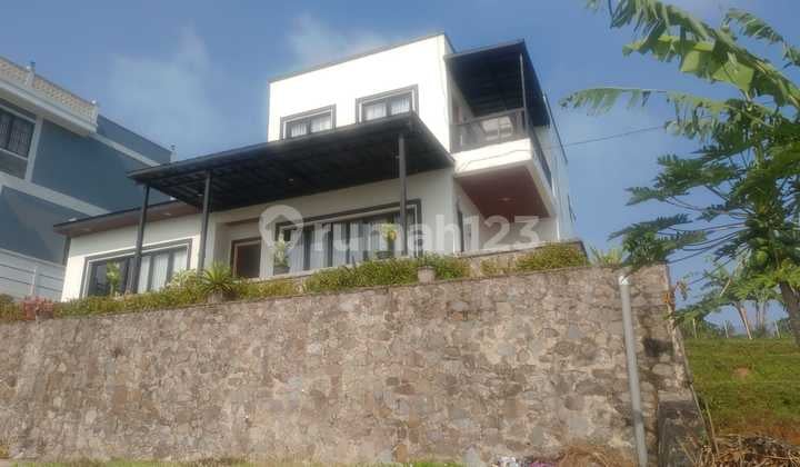 Rumah Villa Dikawasan Wisata Gununung Puntang Akses Tol Soroja