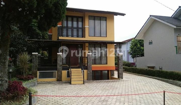 Villa Istana Bunga Lembang Lokasi Mainroad Kolmas Dekat Unai