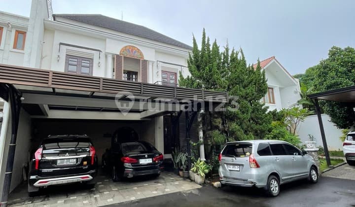 2-Story House in Kemang, South Jakarta, in a Comfortable and Peaceful Complex