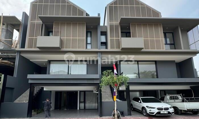 Rumah Modern Nyaman Dekat Fasilitas Umum di Cilandak, Jaksel