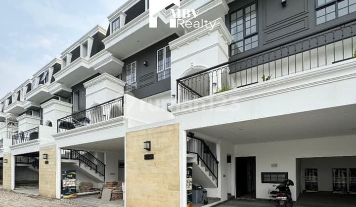 Rumah Mewah American Classic Jagakarsa, Jakarta Selatan