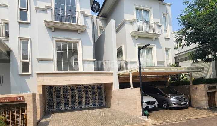 Rumah Townhosue Lebak Bulus Dekat MRT, Jakarta Selatan