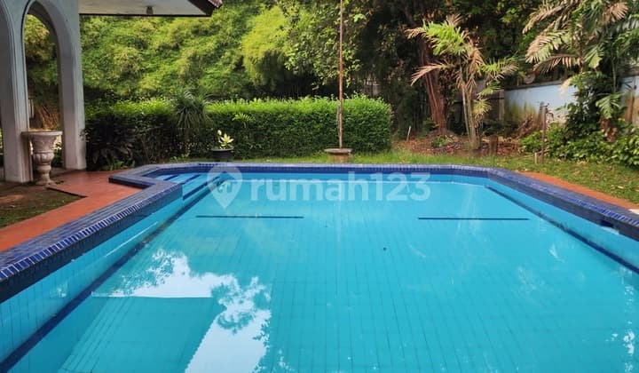 Rumah 2 Lantai di Lebak Bulus Jakarta Selatan Halaman Luas 1500M2