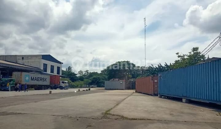 Gudang Di Kawasan Industri Pulogadung Jakarta Timur