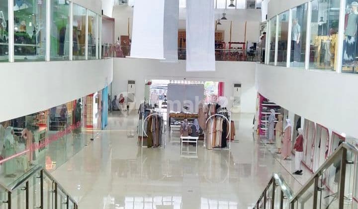 Jual Gedung Outlet Strategis Cocok untuk Usaha Area Ramai di Buah Batu Bandung