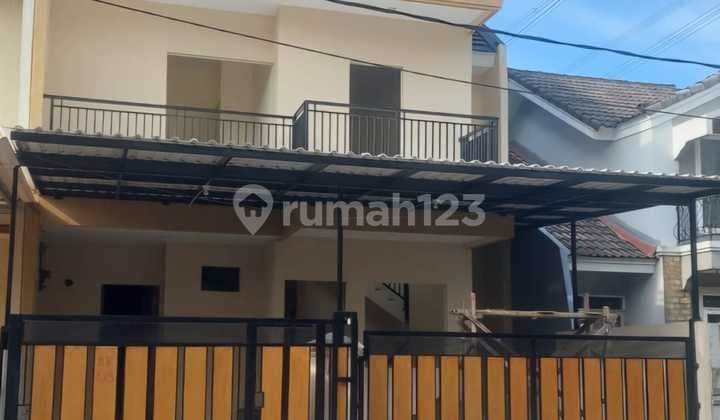 Dijual Rumah SHM 2 Lantai Full Renov di Sektor 1G, Gading Serpong, Tangerang