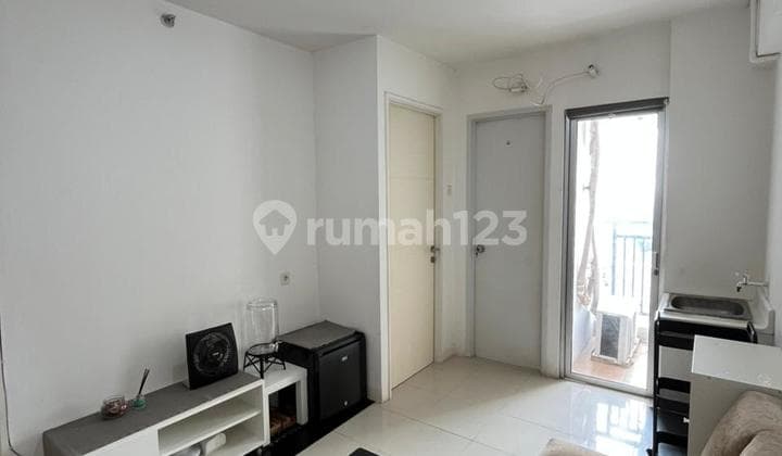 Dijual Semi Furnish Apartemen Bassura City, Type 2 BR di Jatinegara, Jakarta Timur