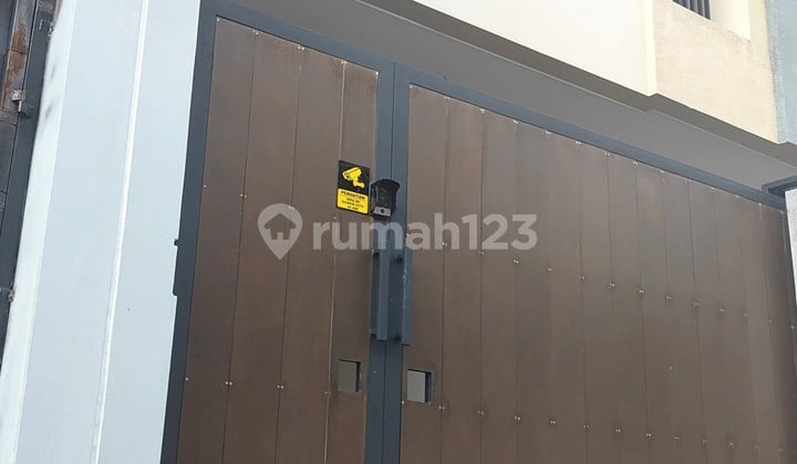 Rumah Kost 3 Lantai 30 Pintu Kebon Jeruk Jakarta Barat Siap Huni