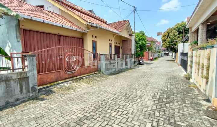 Disewakan Rumah Minimalis 2 Lantai Diseputaran Jec