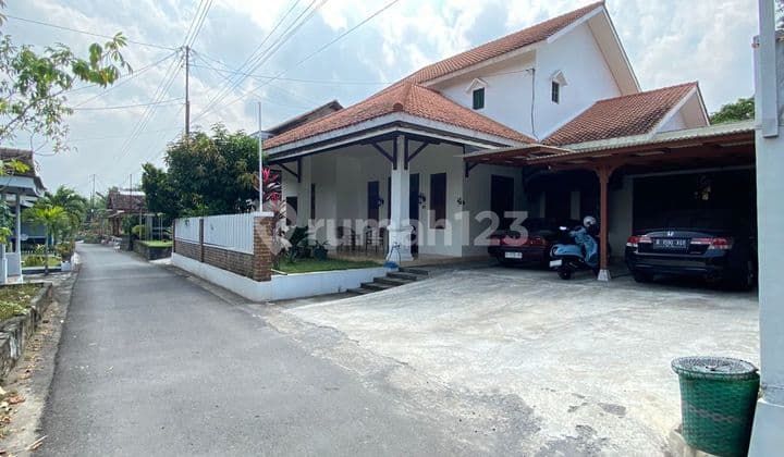 Dijual Rumah Bergaya Hindis Disleman Barat Dekat Exit Tol Banyurejo Tempel