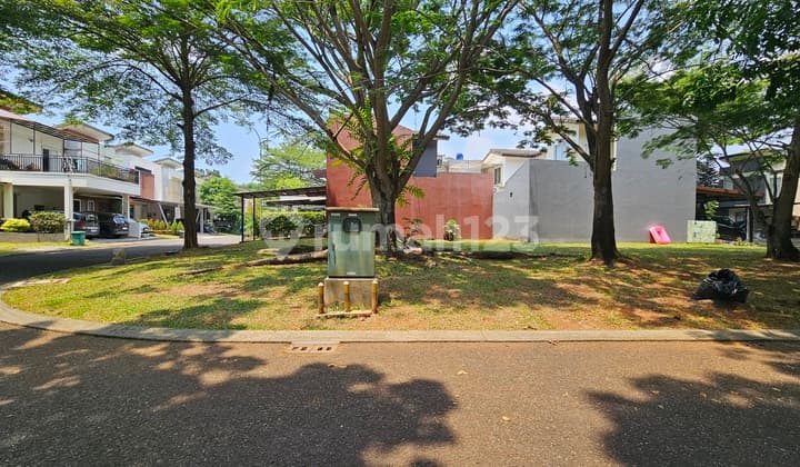 For Sale Vacant Corner Land 250m2 at Icon Simplicity BSD City. Ylefb