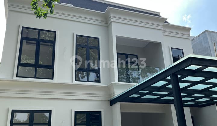 Dijual Rumah 3 Lantai Brand New Furnished Siap Huni Ada Pool di Sutera Amaryllis. Ylefb