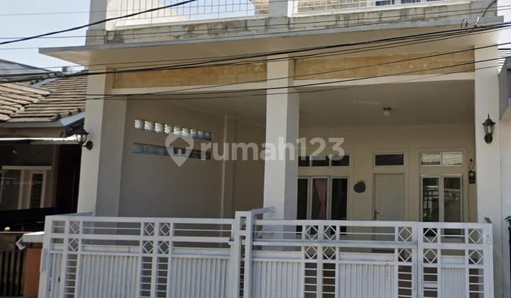 Dijual Murah Rumah 2 Lantai Sudah Renovasi siap huni di Cluster Emerald Serpong Park. Ysefb