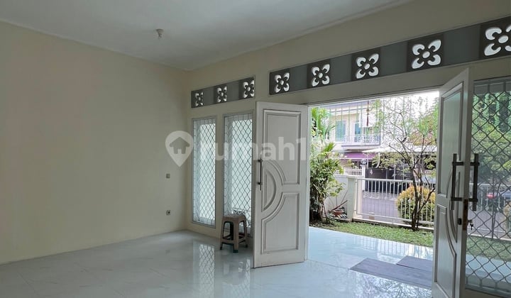 Dijual Rumah Cantik 2 lantai siap huni di Anggrek Loka BSD - ivelefk