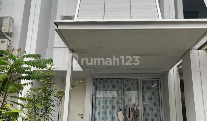 Affordable Sale: Minimalist 2-Story House in a Strategic Location at BSD City, Cluster Tabebuya Inspirahaus. Atefa.