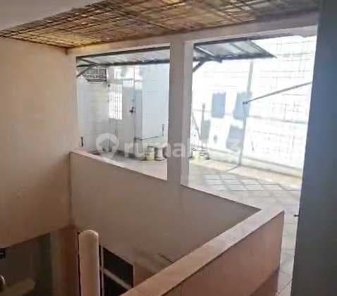 Rumah Strategis di Nginden Intan Surabaya Rumah 2 Lantai Harga 1 Lantai Perlu Renov Sedikit