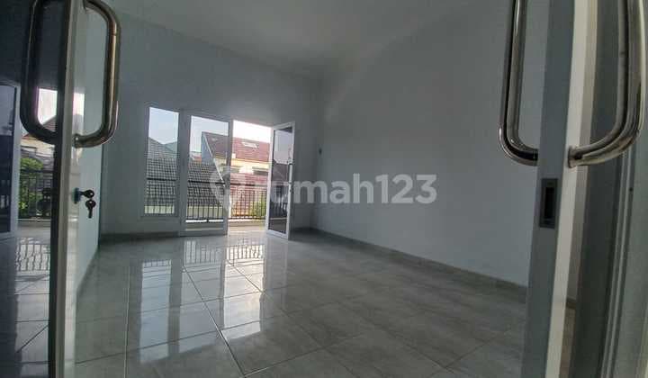 Rumah Minimalis Siap Huni Modern Semolowaru Bebas Banjir!!