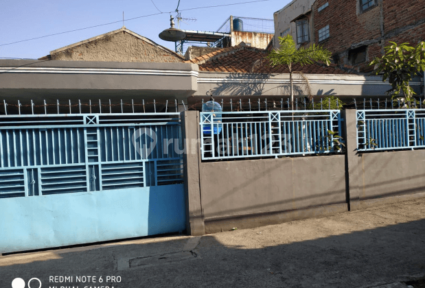 Rumah 2 1/2 Lantai +Rooftop di Cimahi Selatan. LT 196 M2. Dekat Jalan Raya Kebon Kopi