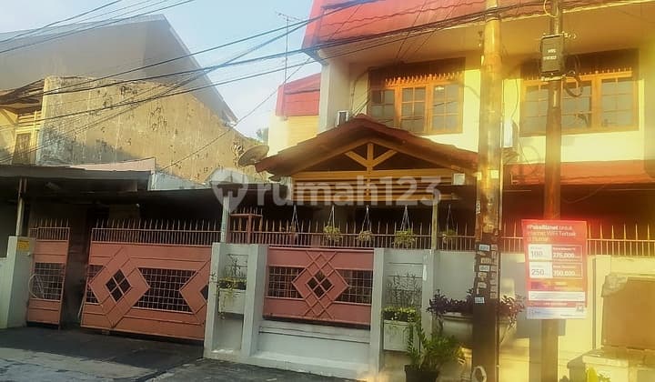 Well-Maintained Old House in Kembangan, West Jakarta