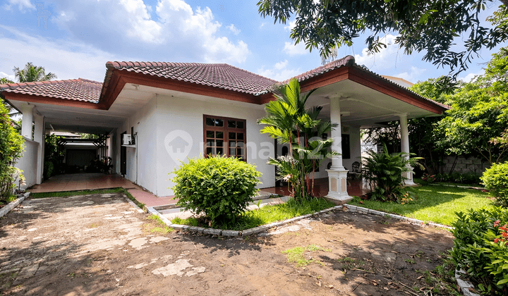 Luxury House with 985 m² Land in Strategic Pondok Aren Area - Close to Bintaro Jaya Xchange Mall