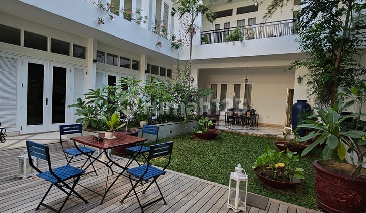 Dijual Rumah Mewah Dalam Komplek Kemanggisan, Jakarta barat