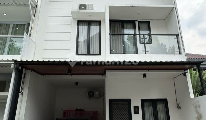Rumah Full Furnished 3 Lantai Nyaman Strategis di Cilandak , Jakarta Selatan