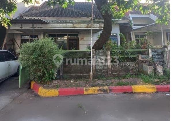Nice House in Graha Satelit Complex, Jl. Sultan Hasanuddin, Pandang Pandang, Somba Opu, Gowa, South Sulawesi, Indonesia, 92115, Makassar, with Certificate of Ownership.